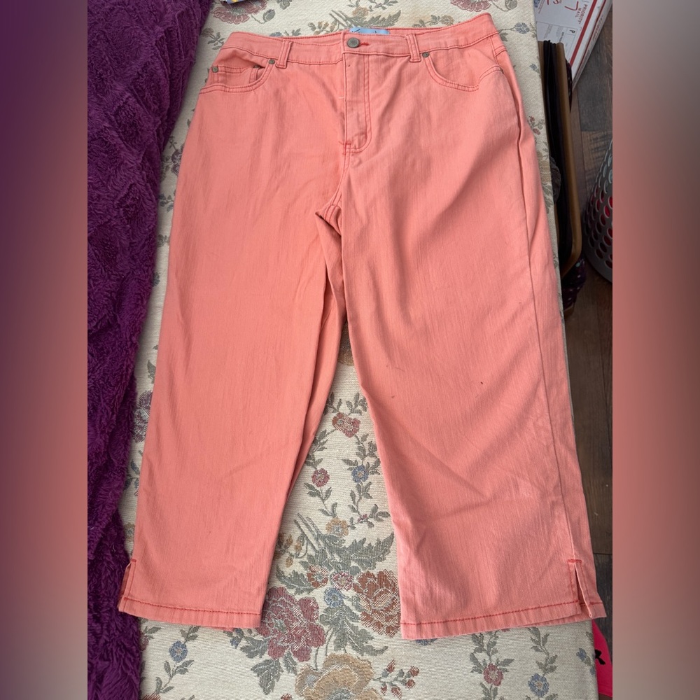 Women’s casual pants 
Kim Roger’s